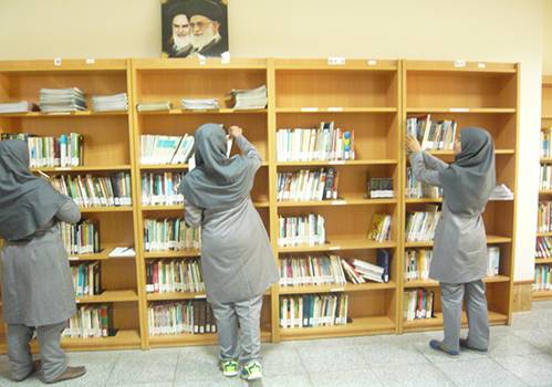 برگزاری کارگاه جستجوی منابع کتابخانه ای ( دبیرستان نمونه دولتی دخترانه دوره اول حضرت زهرا (س)-مشهد)