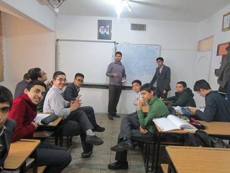 برگزاری کلاس روش پژوهش در کلاس نهم ۱(دبیرستان پسرانه دوره اول شماره ۲ امام حسین (ع)-مشهد)